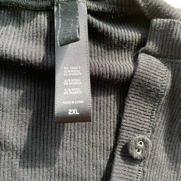 SKIMS long sleeve black ribbed onesie - Picture 3 of 3